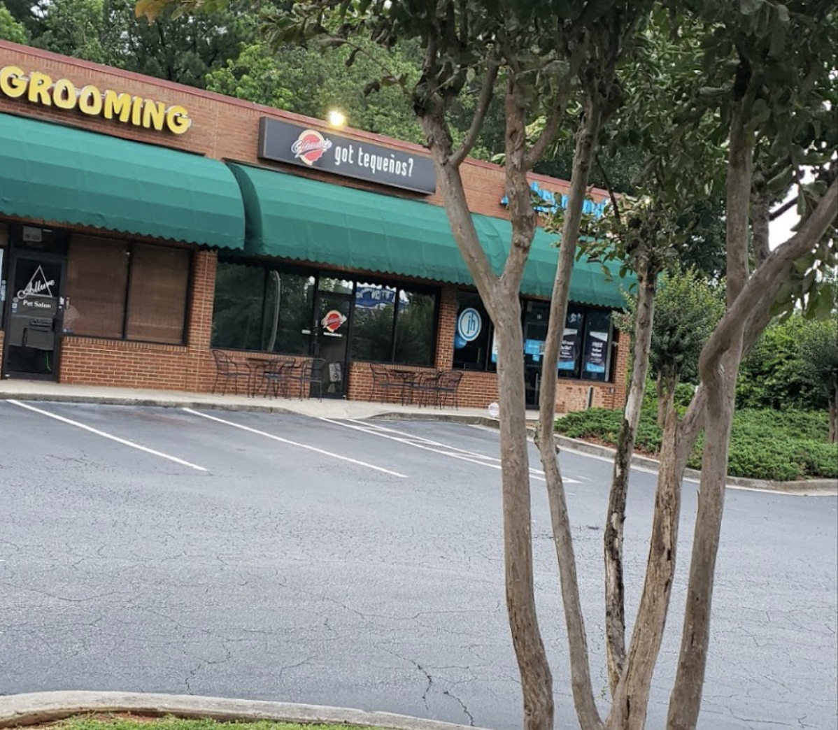 Charlie's Snack Bar